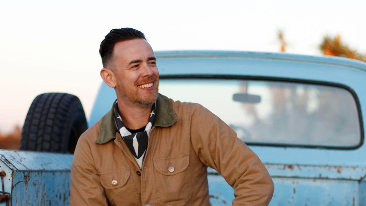 Colin Hanks On Cannabis And… Handkerchiefs? Appealing To Everyone, From Models To Mechanics