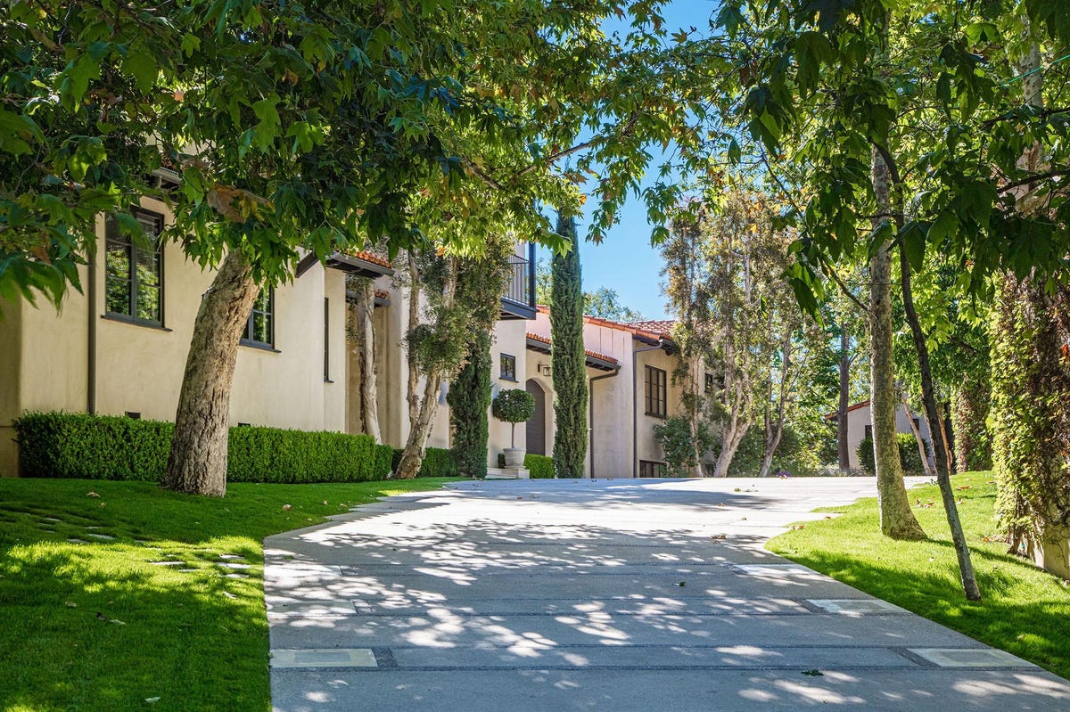 Justin Timberlake And Jessica Biel Put Their L.A. Place Up For  Million