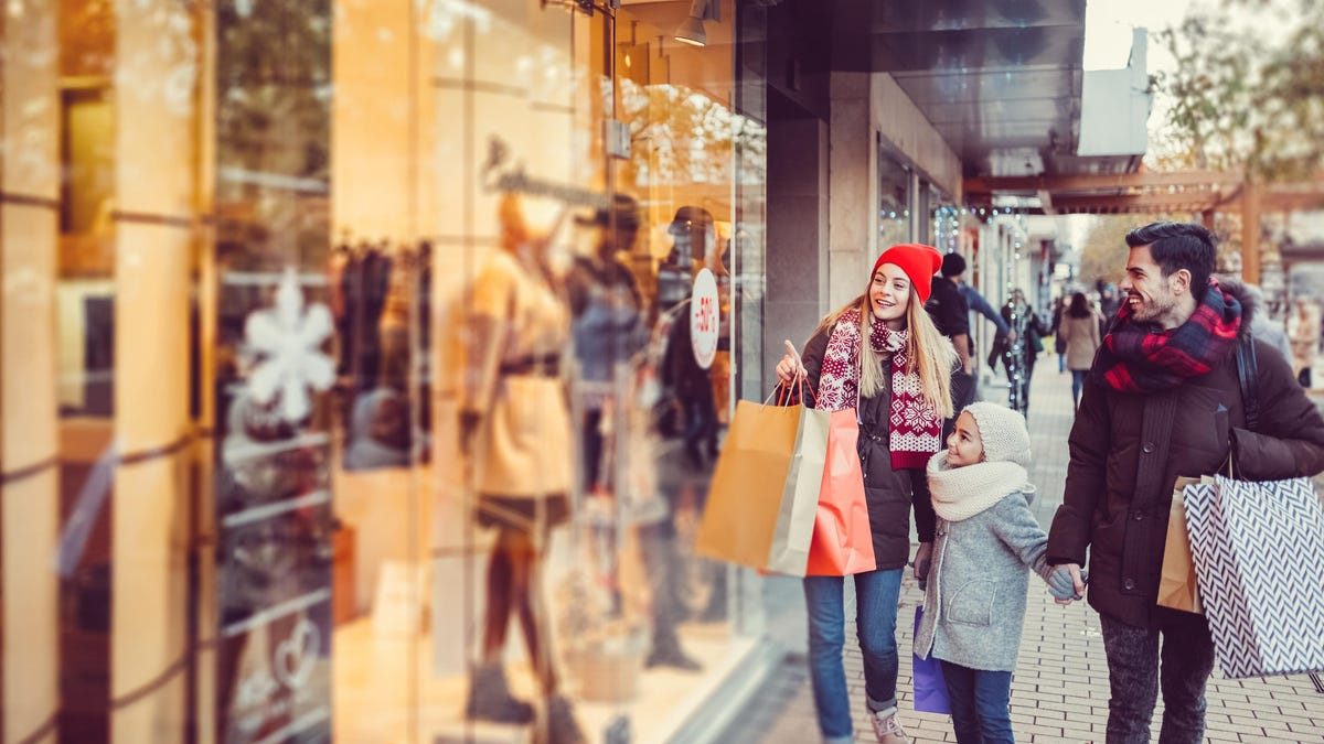 Leading Shopping Center Group Predicts 8.9% Boost In Holiday Sales