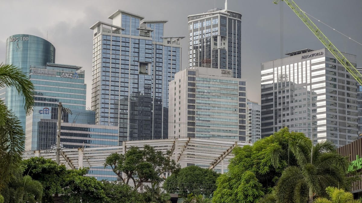 Philippine Tycoon Andrew Tan’s Megaworld To Build .9 Billion Business District North Of Manila