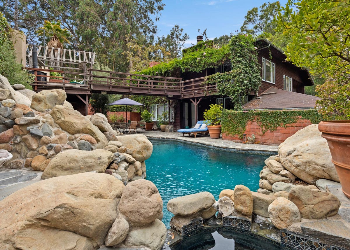 Arnold Schwarzenegger And Maria Shriver’s Former California Home Hits The Market