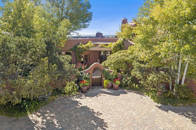 Carol Burnett’s Former Santa Fe Estate Is For Sale