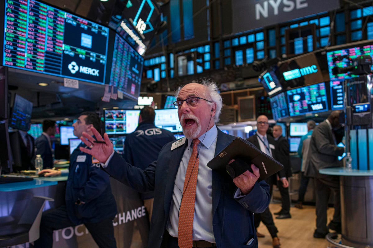 Analysts Are Forecasting The S&P 500 To Rise 9.6% In 2022