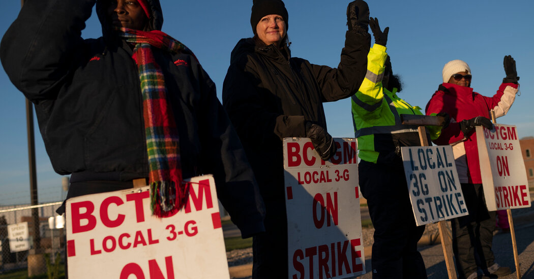 Biden Assails Kellogg’s Plan to Replace Striking Workers