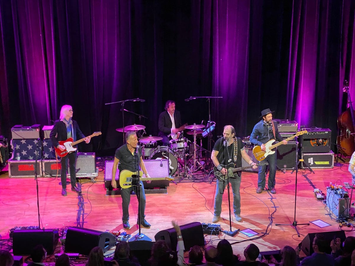 Bruce Springsteen Plays Steve Earle’s Autism Benefit Show In New York City. Love Fills The Room.