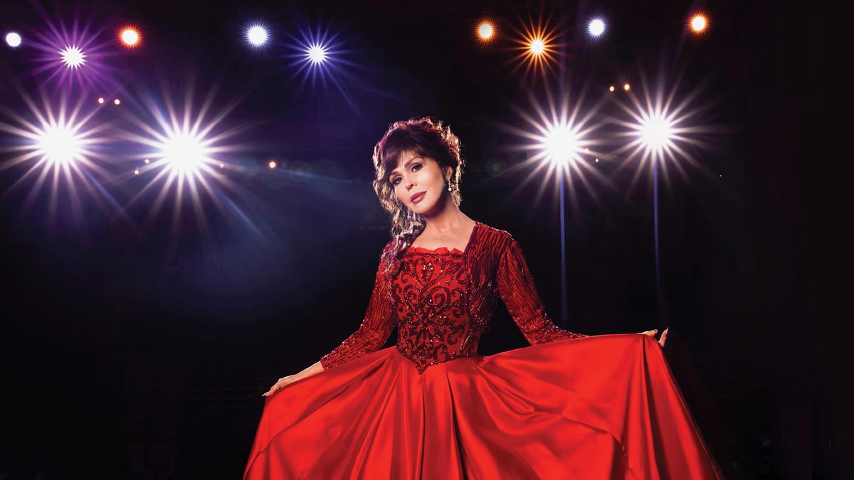 Marie Osmond Talks About Her Holiday Tour, Christmas Movie & New Album ‘Unexpected’