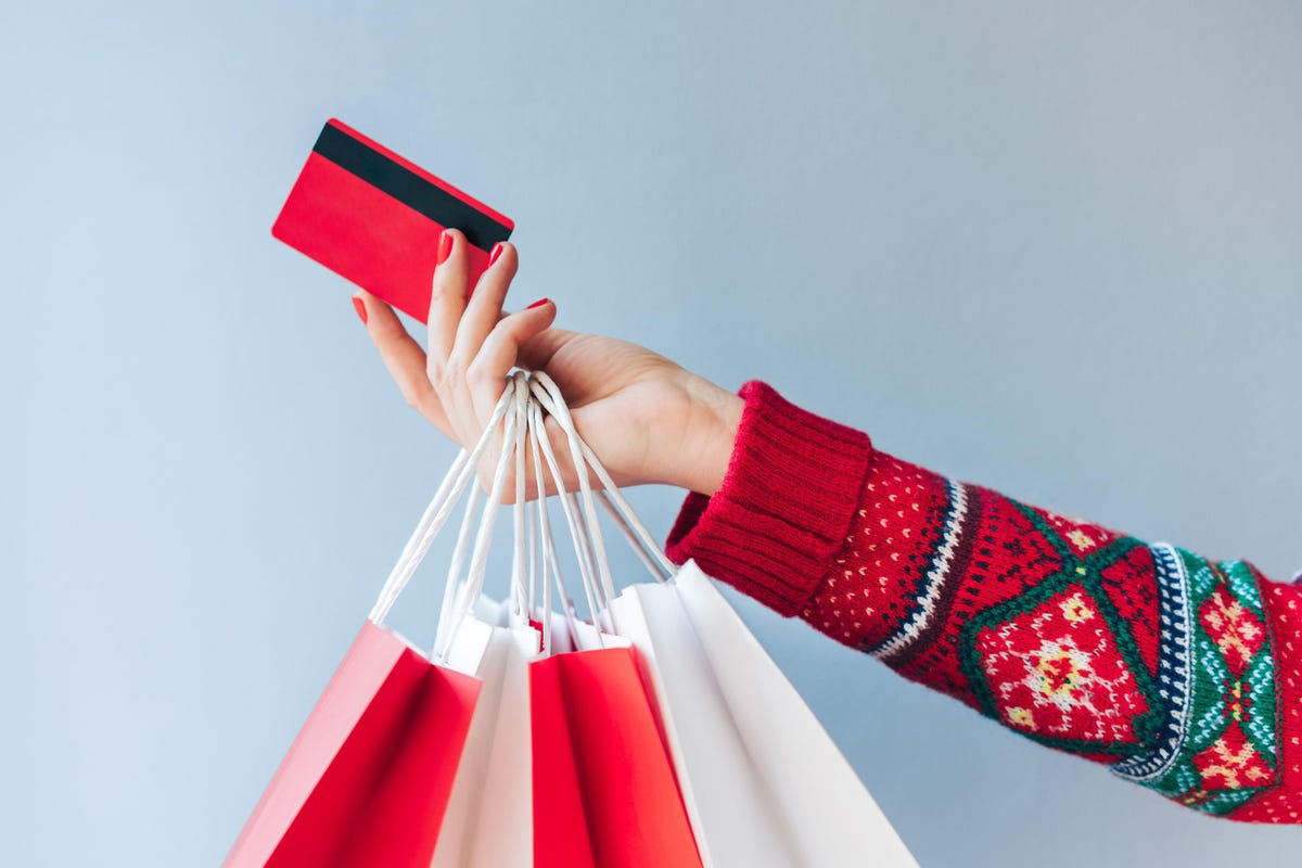 This Week In Credit Card News: Card Trends For 2022; Holiday Shopping Fuels Spike In Credit Card Debt