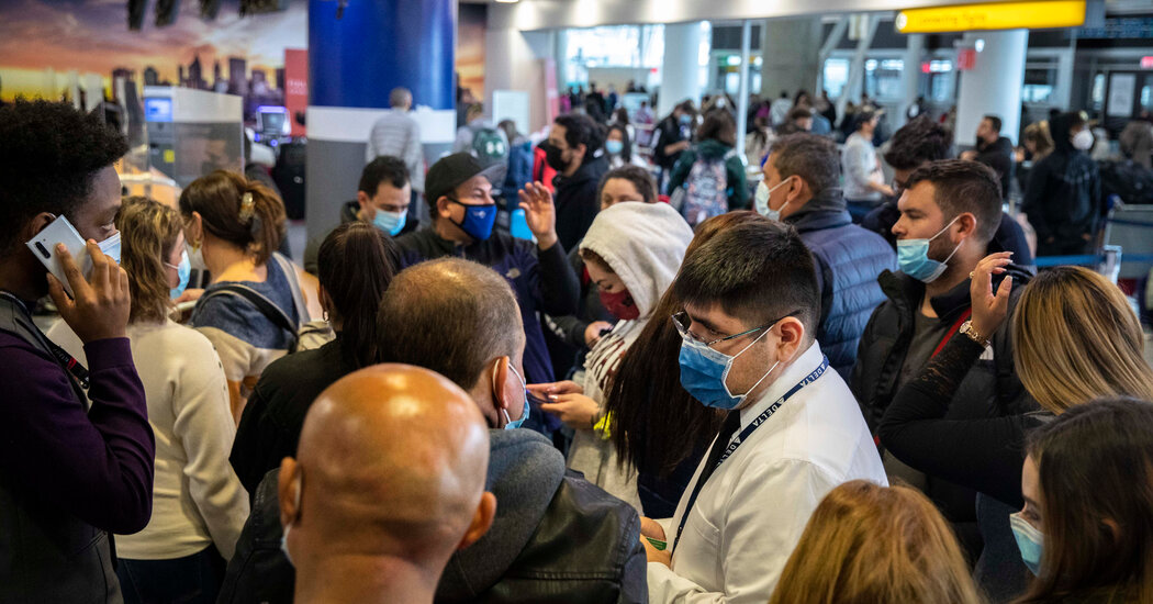 United, Delta Cancel Flights as Crews Fall Victim to Covid