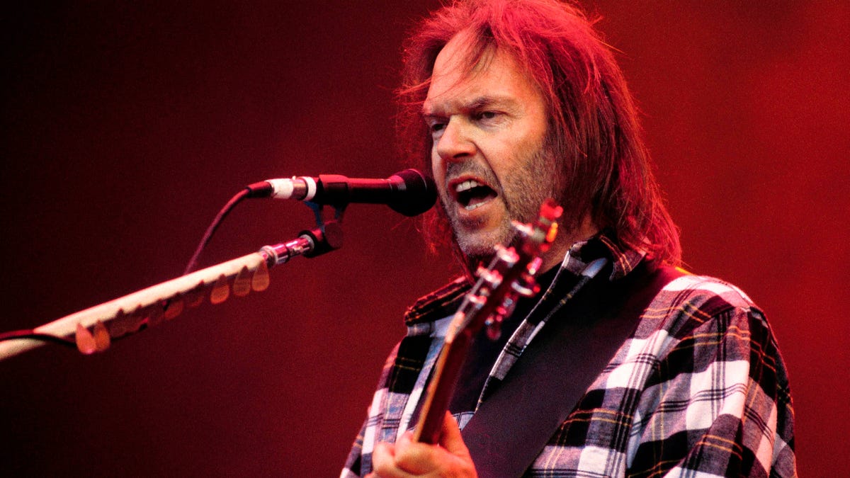 What Arthur Lizie Learned After Researching 450 Neil Young Interviews