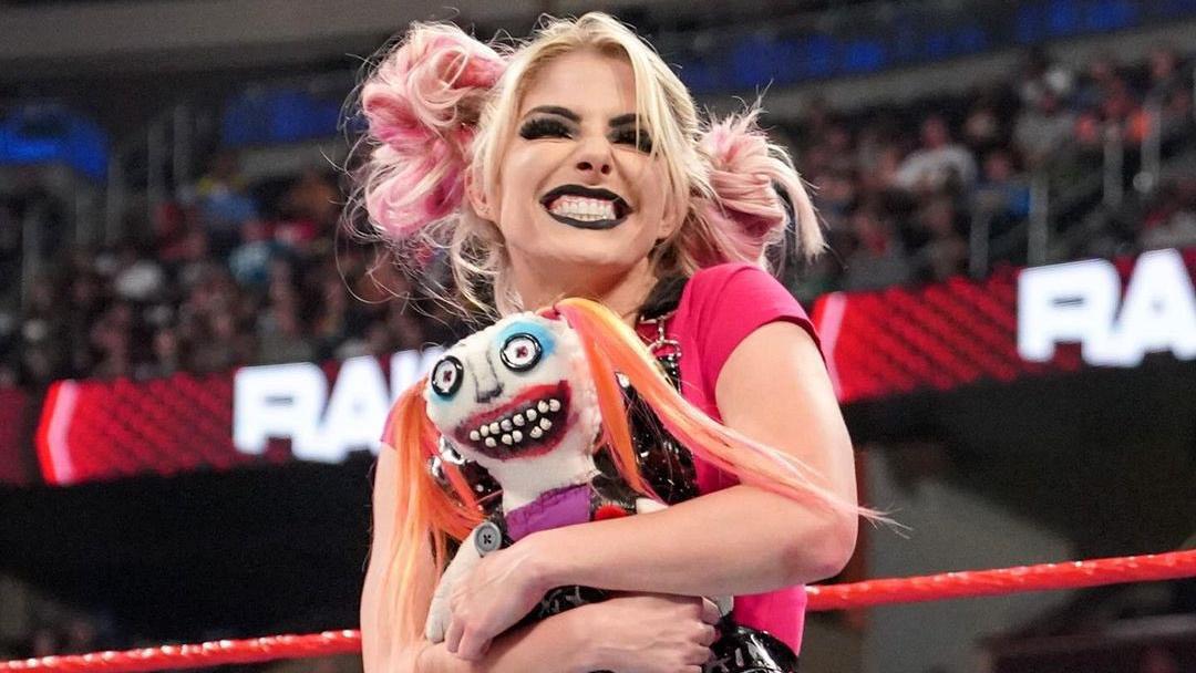 Alexa Bliss (And Lilly) Reportedly Sells More Merchandise Than Any Other Active WWE Star