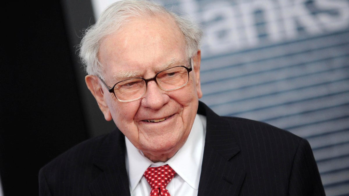 Warren Buffett’s Berkshire Hathaway Hits All Time High At 0 Billion Market Valuation