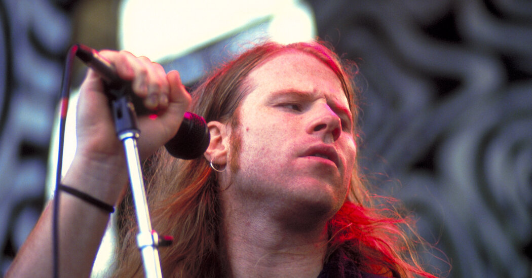 Mark Lanegan, Screaming Trees and Queens of the Stone Age Singer, Dies at 57